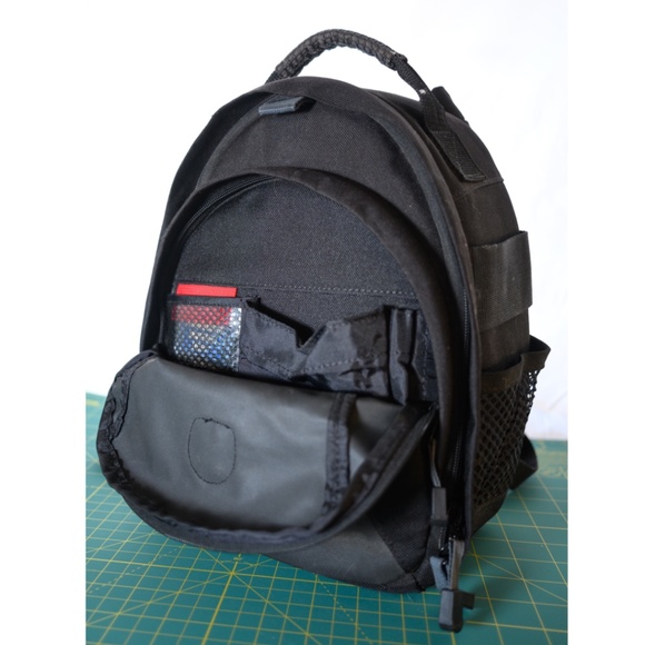 Tamrac black camera backpack - Picture 2 of 6